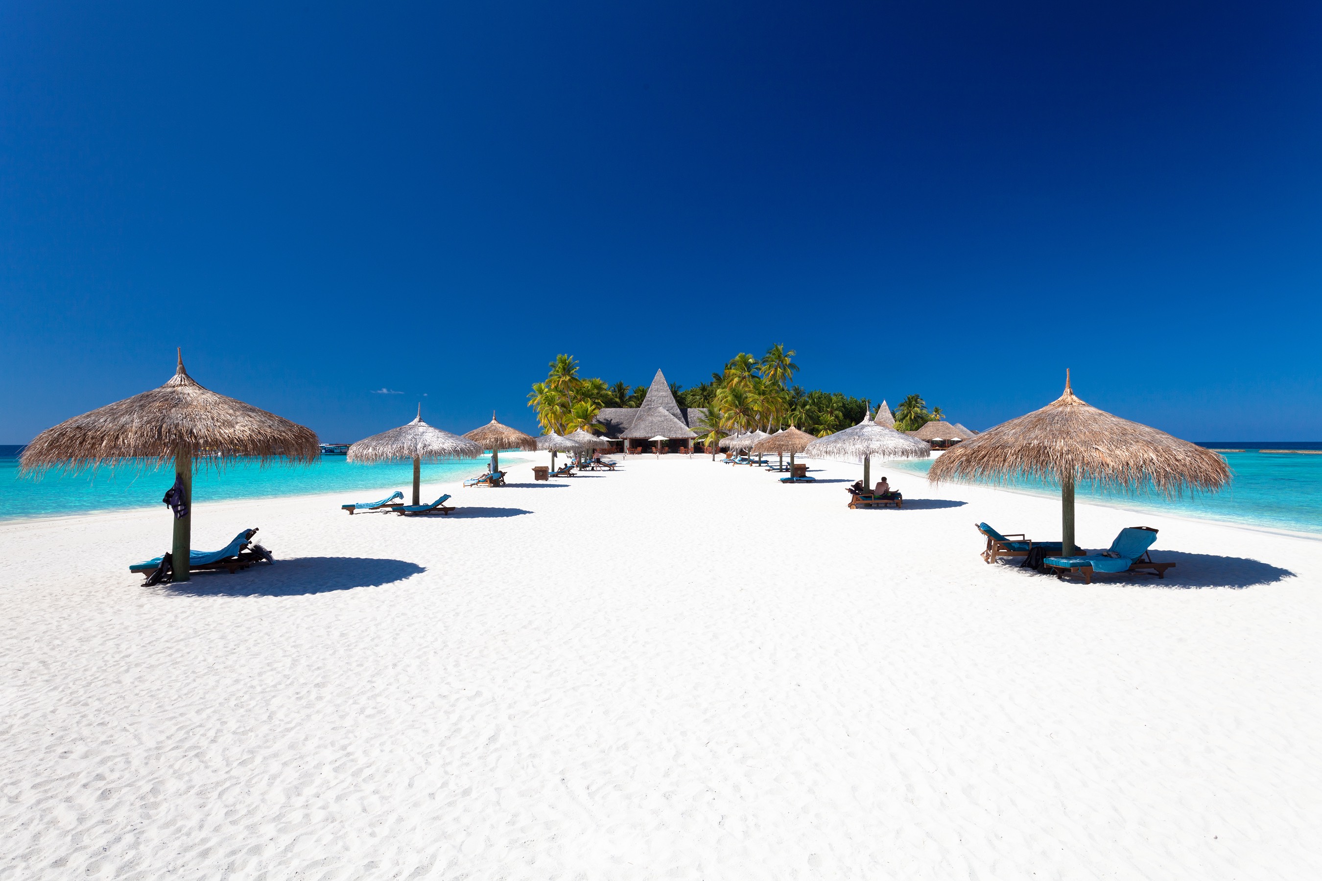 Book the best Maldives Resorts